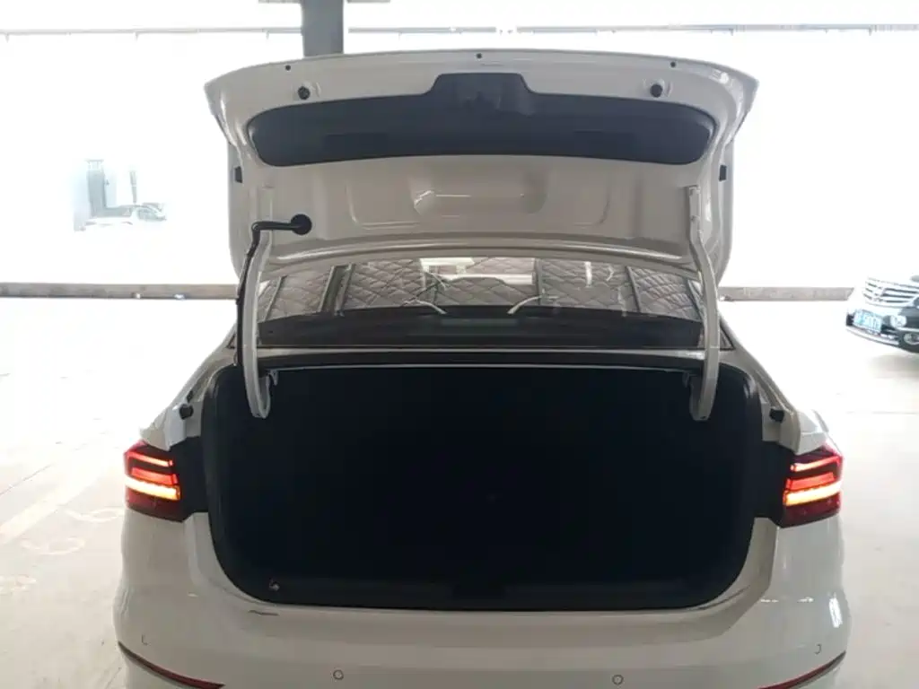 Volkswagen Lavida — миниатюра 19