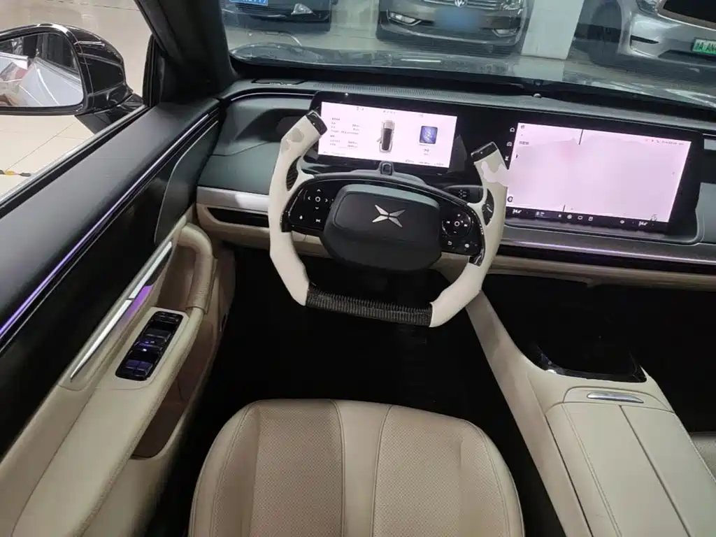 XPeng P7 — миниатюра 11