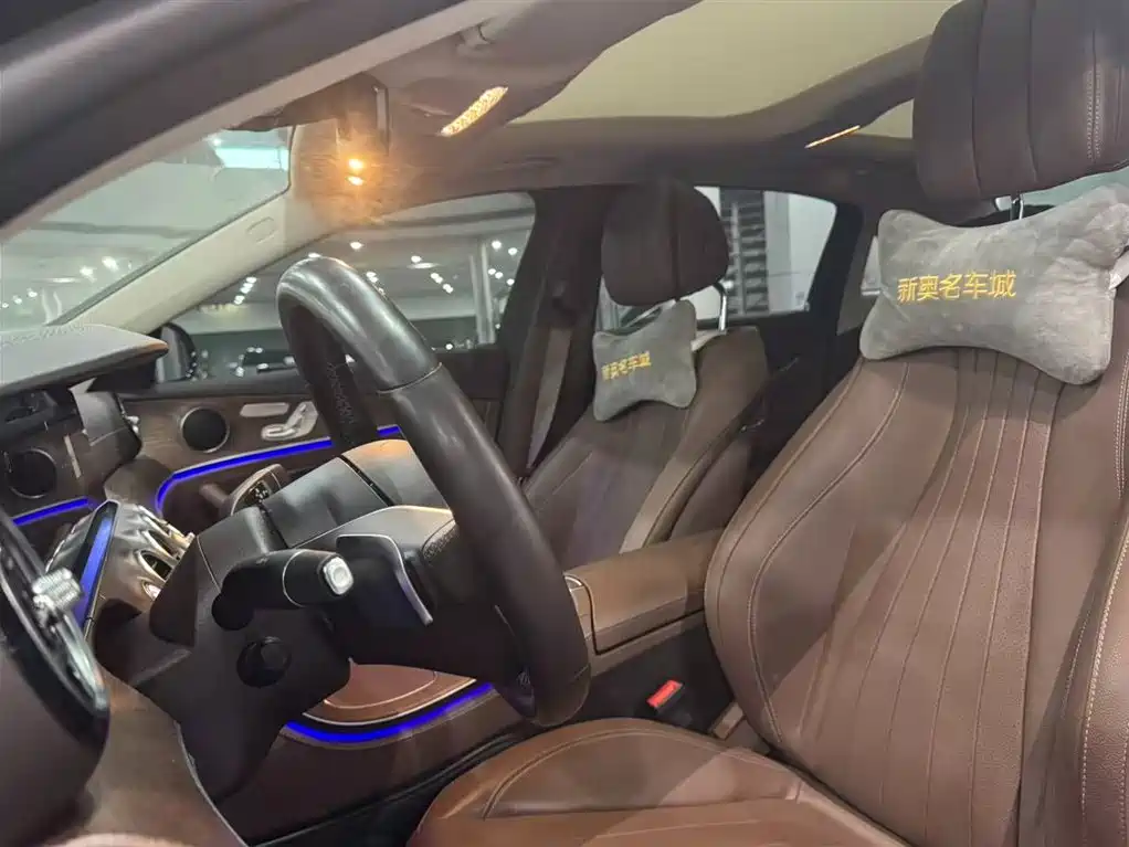 Mercedes-Benz E-Class — миниатюра 11