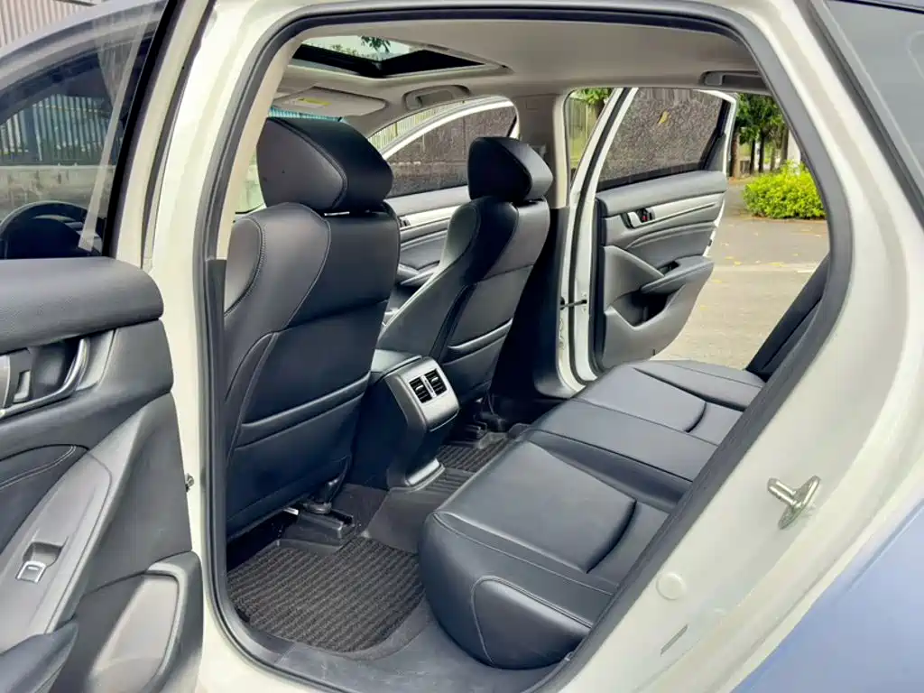 Honda Accord — миниатюра 15