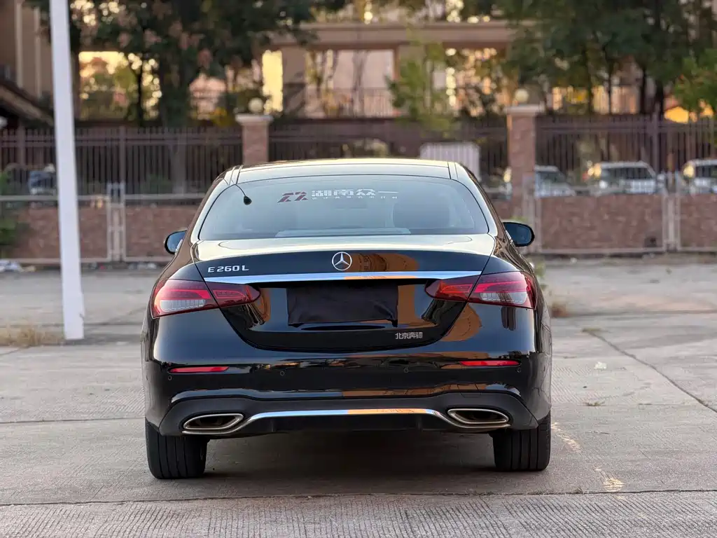 Mercedes-Benz E-Class — миниатюра 12