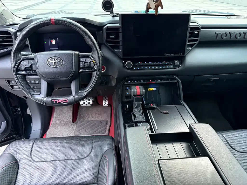 Toyota Sequoia — миниатюра 6