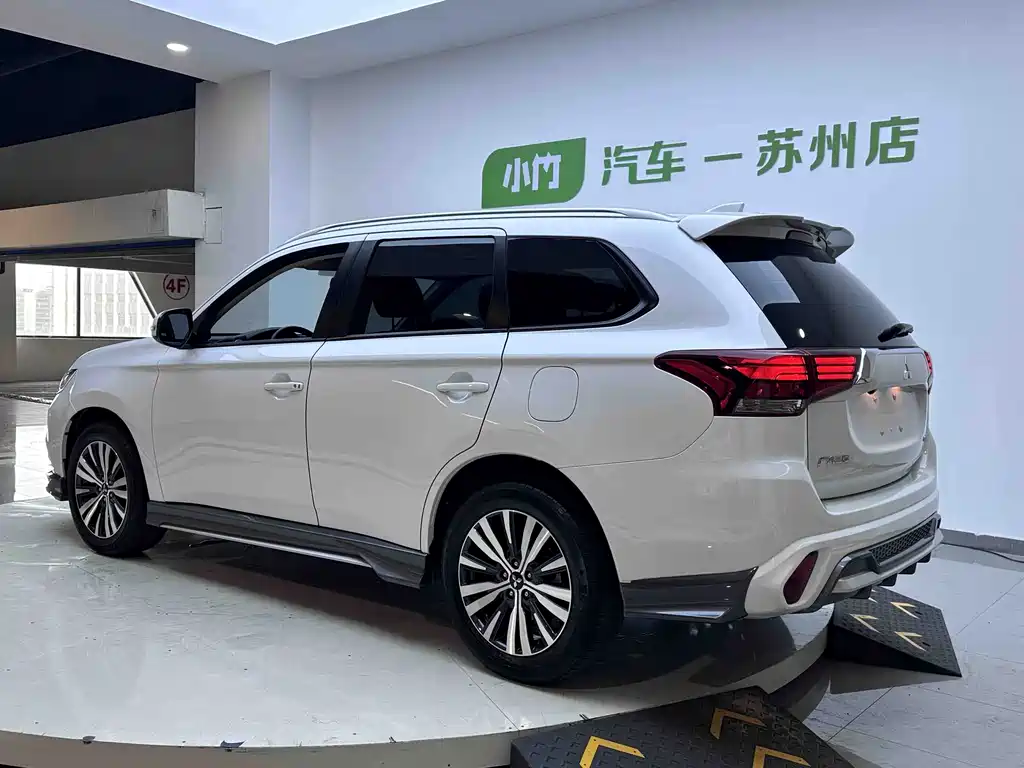 Mitsubishi Outlander — миниатюра 4