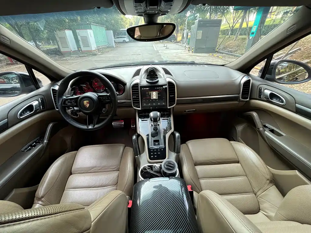 Porsche Cayenne — миниатюра 15