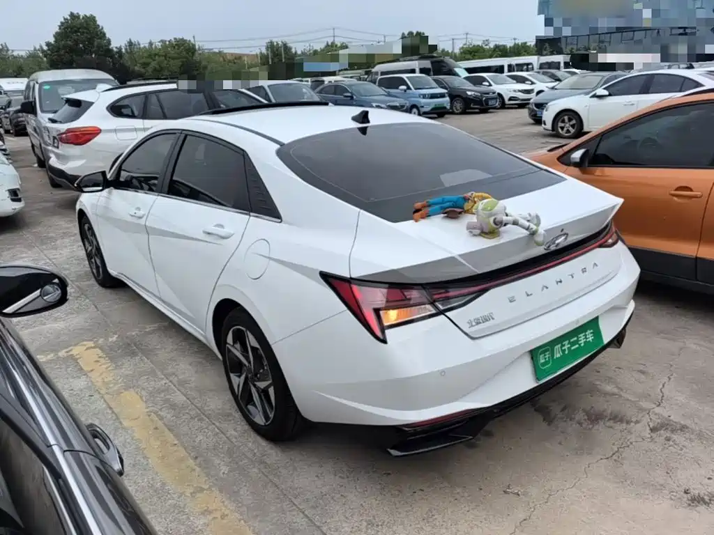 Hyundai Elantra — миниатюра 5