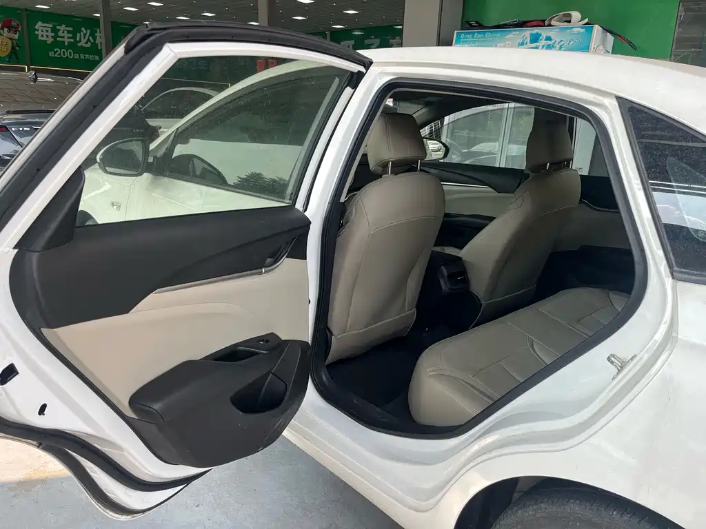 Buick Excelle — миниатюра 4