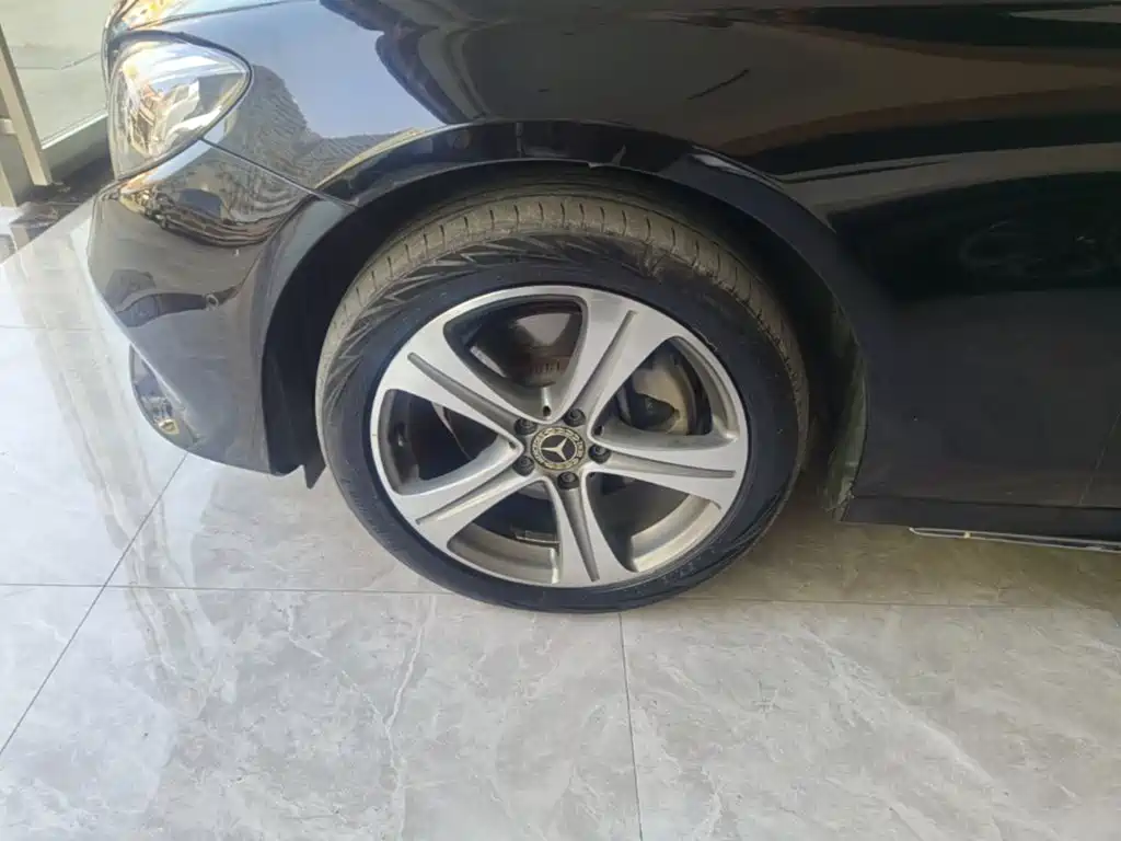 Mercedes-Benz E-Class — миниатюра 23