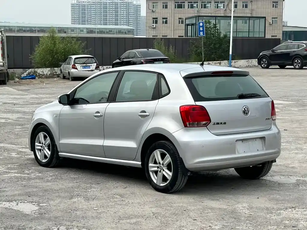 Volkswagen Polo 2011 1.4L AT