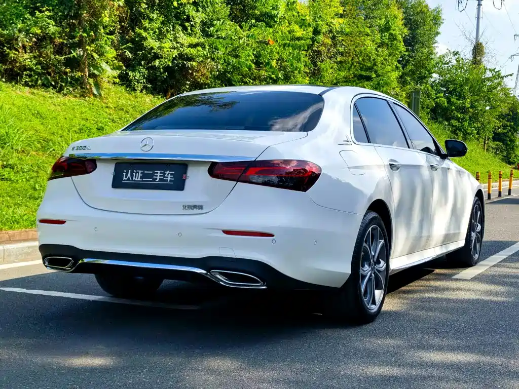Mercedes-Benz E-Class — миниатюра 7