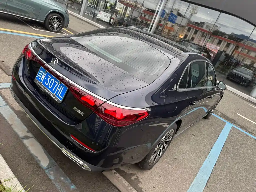 Mercedes-Benz E-Class — миниатюра 3