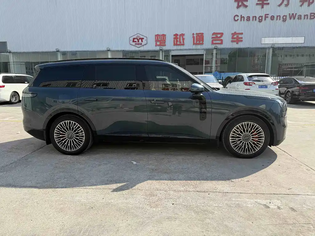 Lynk & Co 900 — миниатюра 11