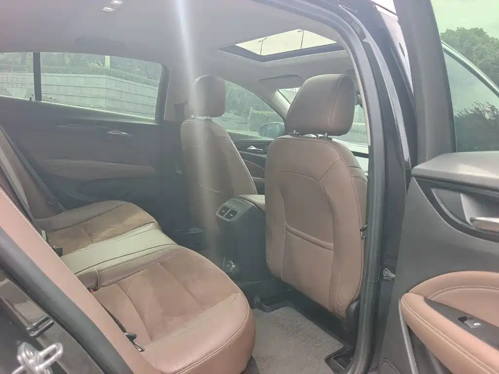 Buick Regal — миниатюра 8