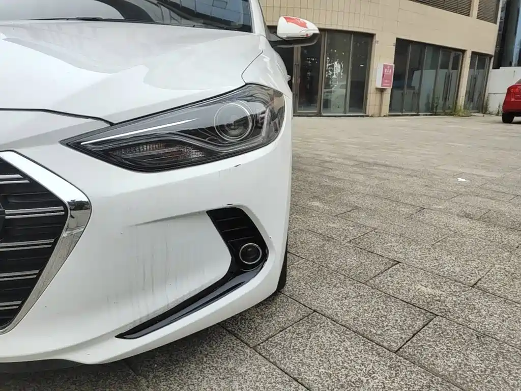 Hyundai Elantra — миниатюра 24