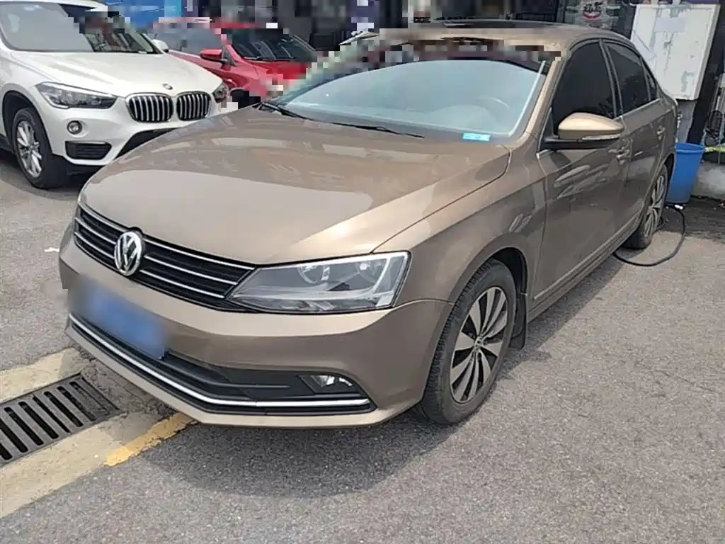 Volkswagen Sagitar 2016