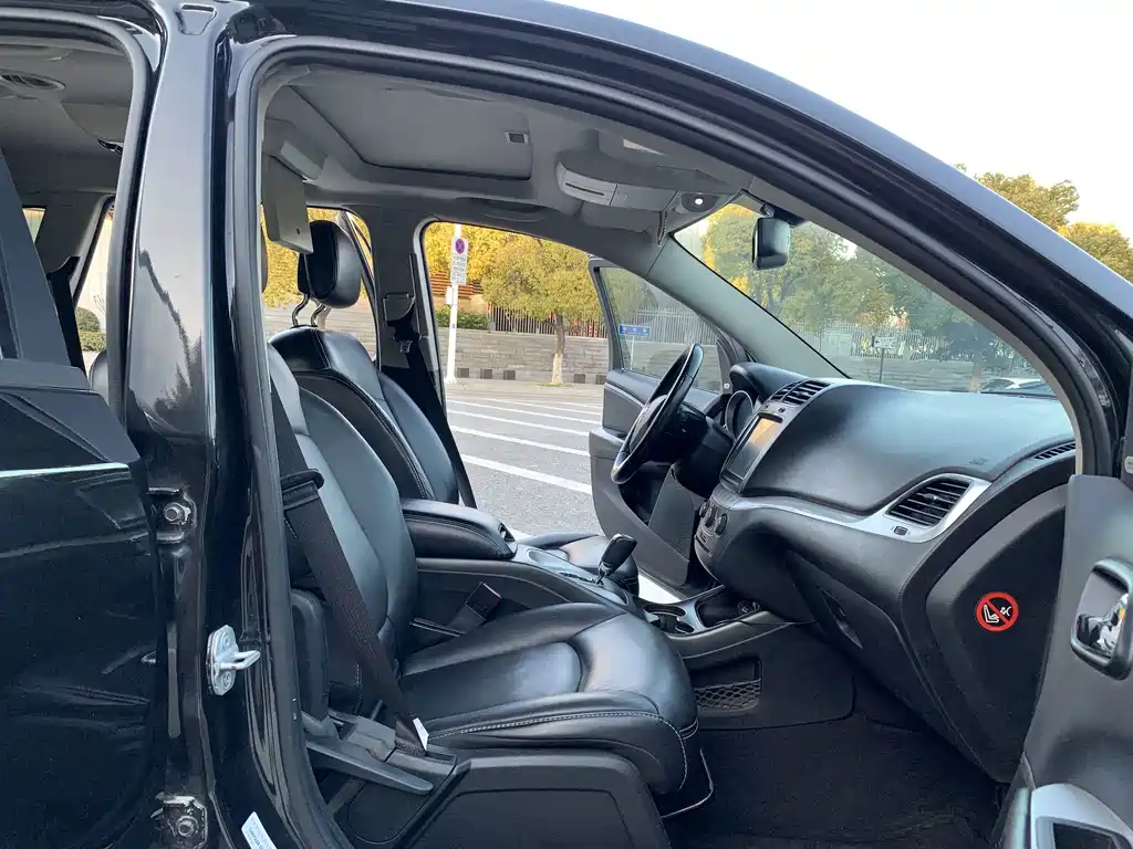Dodge Journey — миниатюра 15