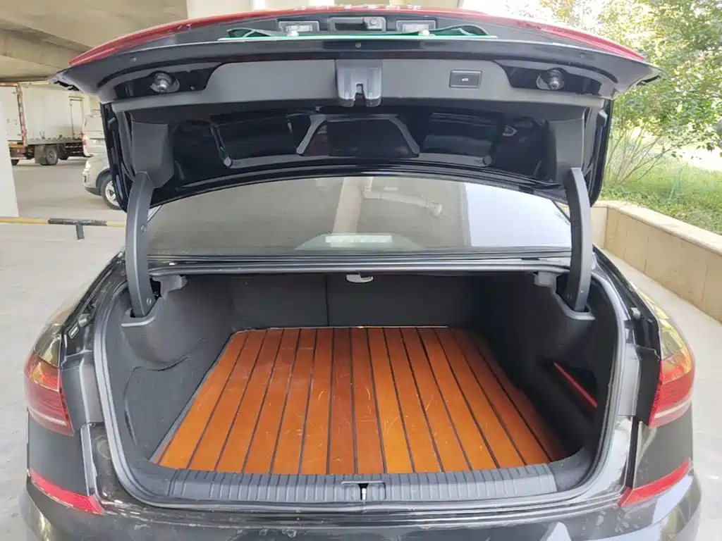 Volkswagen Passat PHEV — миниатюра 19