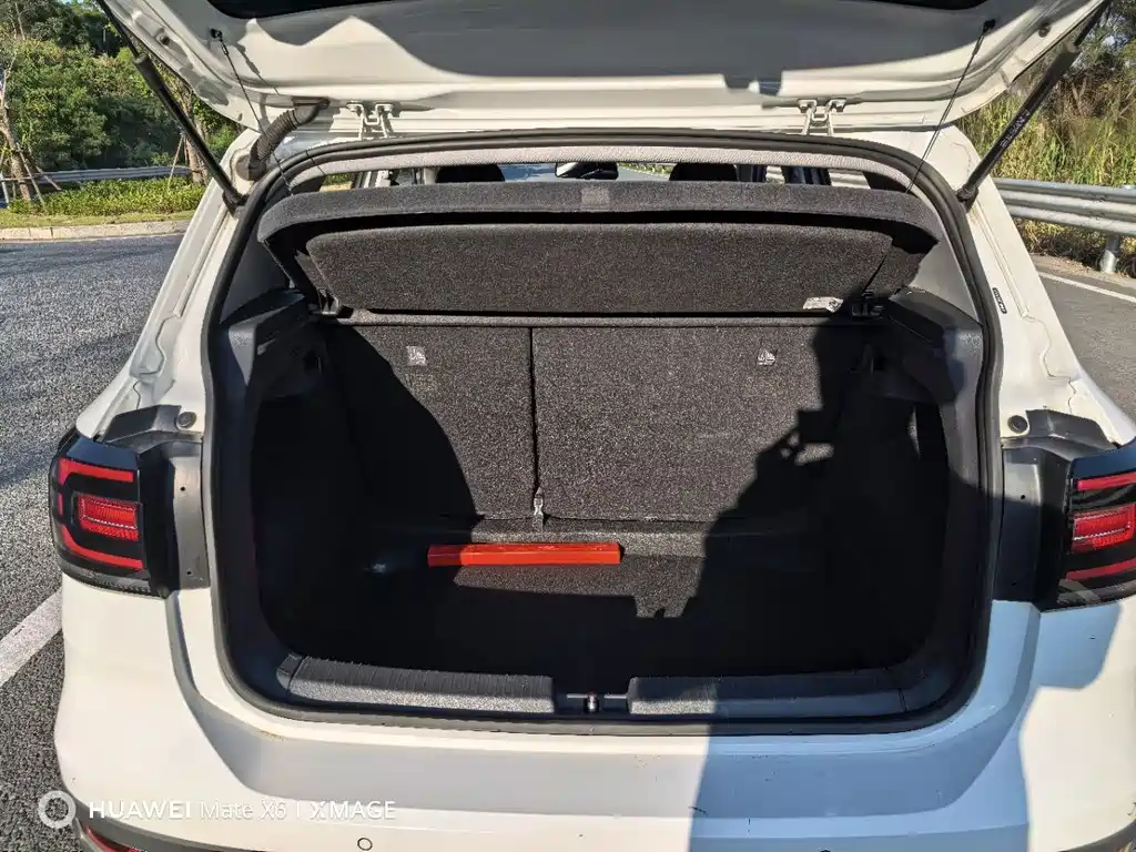 VOLKSWAGEN EXPLORING THE SHADOW