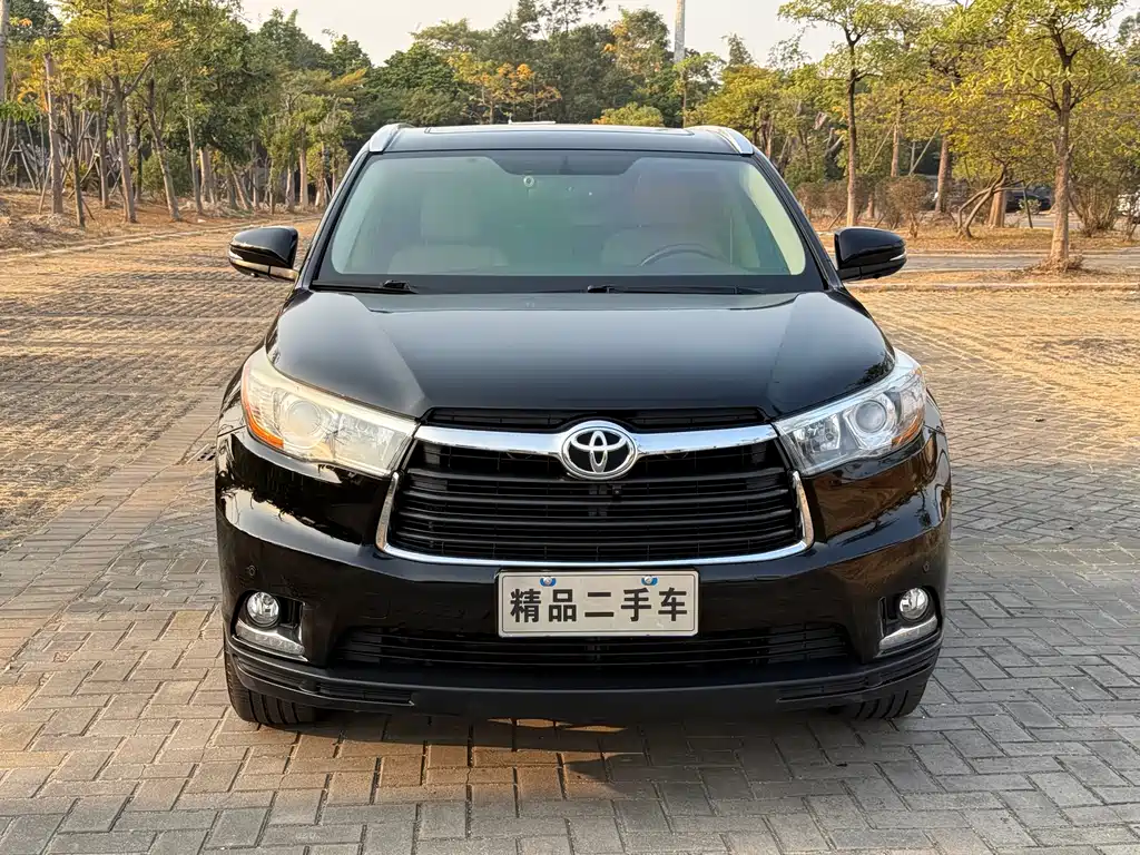 TOYOTA HIGHLANDER