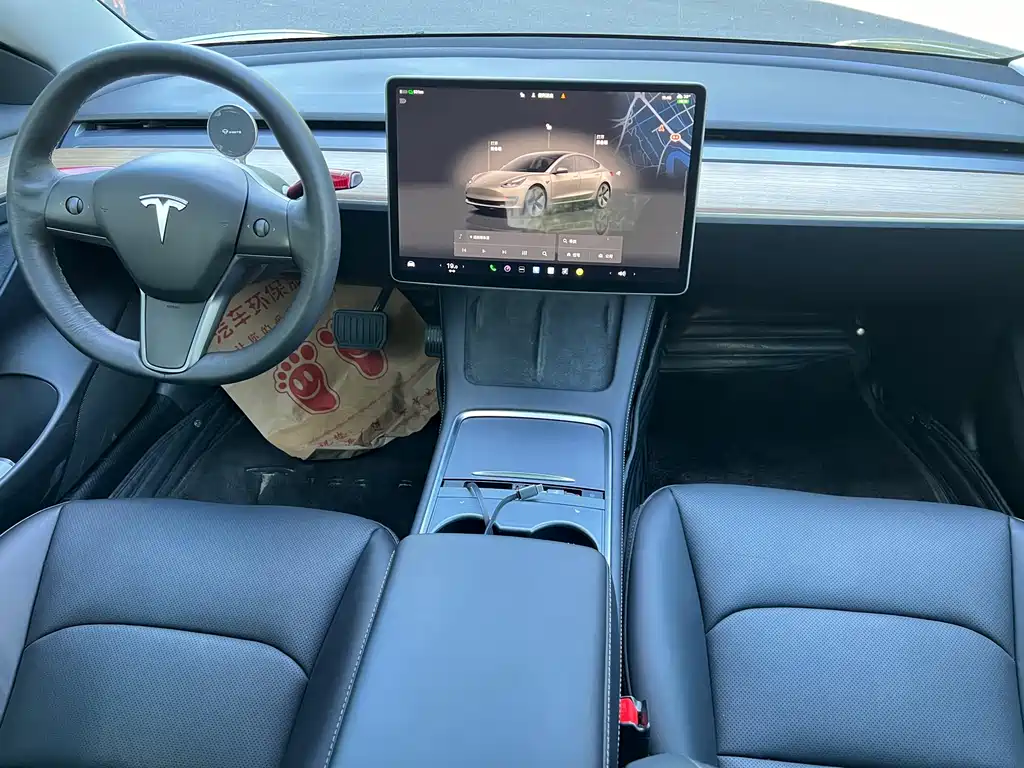Tesla Model 3 — миниатюра 9