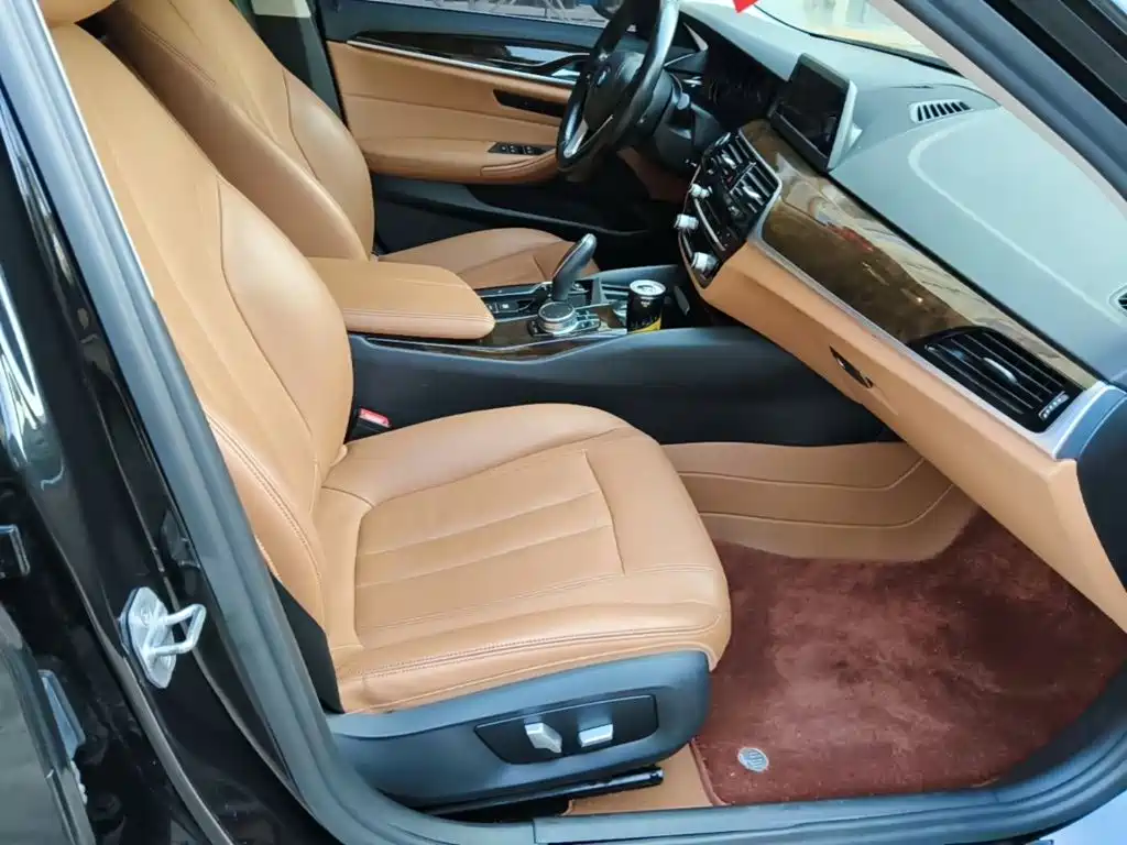 BMW 5 Series — миниатюра 25