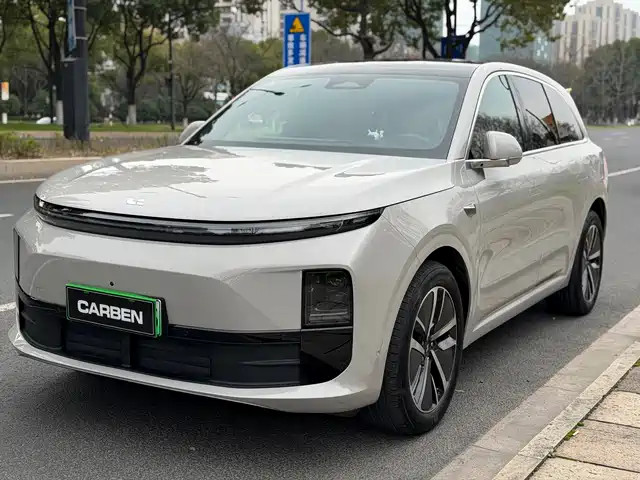 Li Auto IDEAL L6 2025