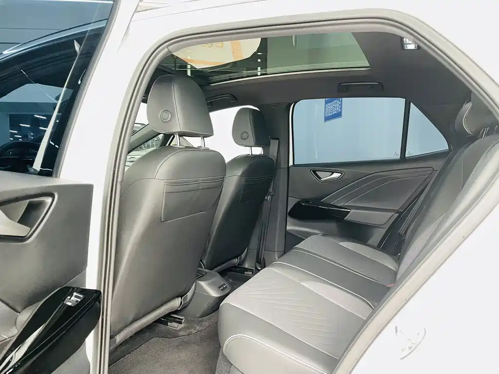 Volkswagen ID.3 — миниатюра 10