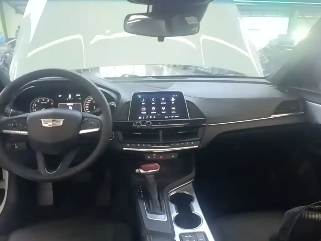 Cadillac CT4 — миниатюра 18