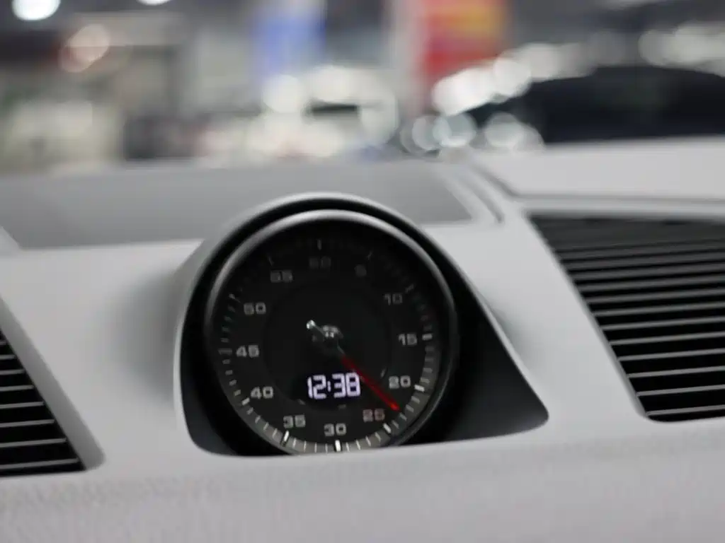 Porsche Cayenne — миниатюра 15