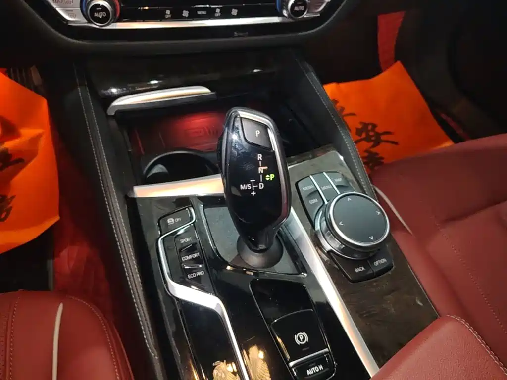 BMW 5 Series — миниатюра 14