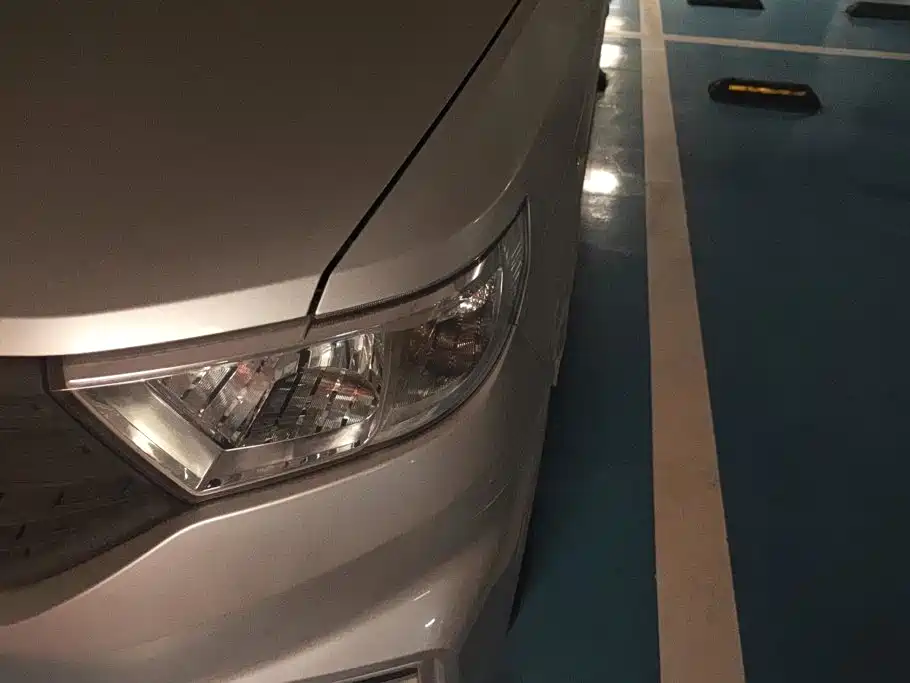 Wuling Hongguang V — миниатюра 5