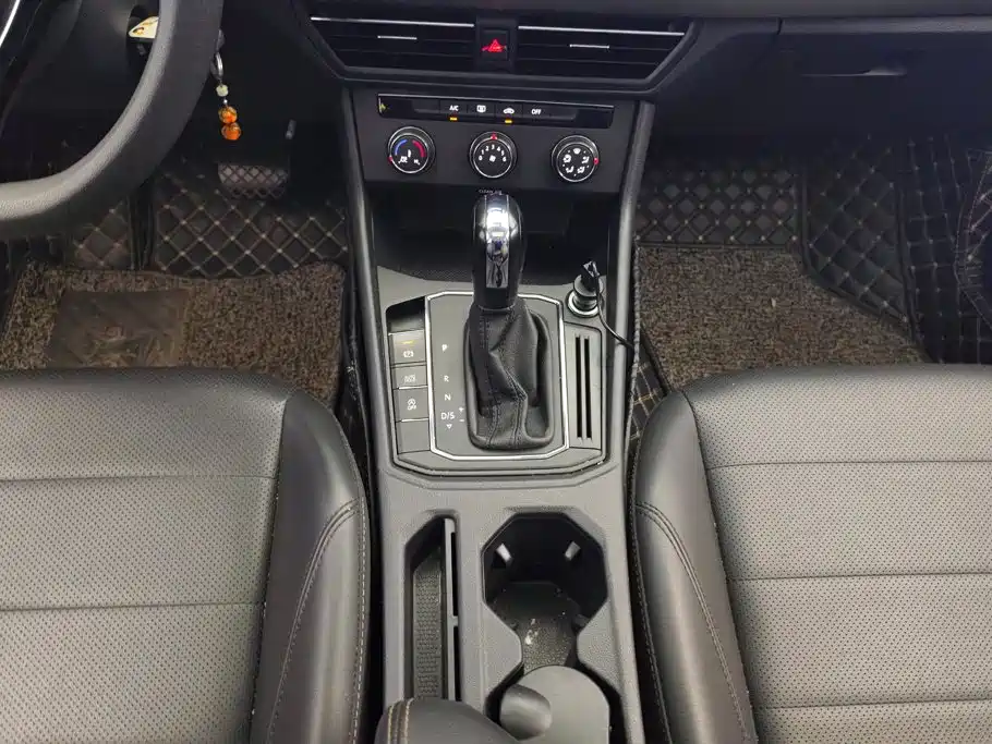 Volkswagen Lavida — миниатюра 16