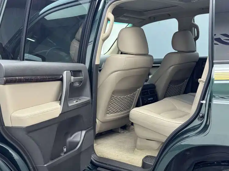 Toyota Land Cruiser — миниатюра 6