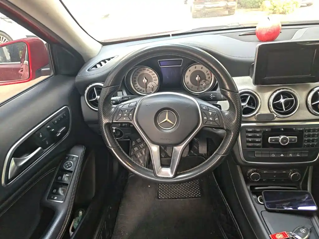 Mercedes-Benz GLA — миниатюра 11