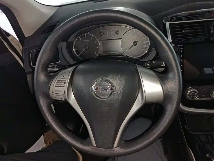 Nissan Tiida — миниатюра 15