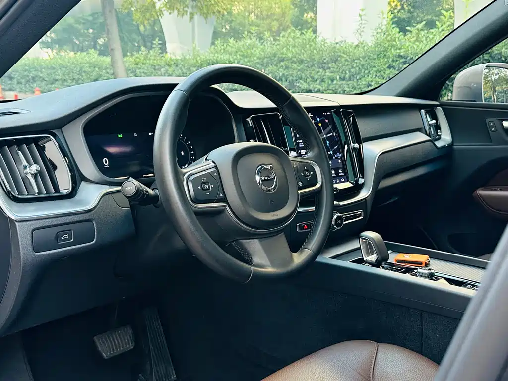 Volvo XC60 — миниатюра 10