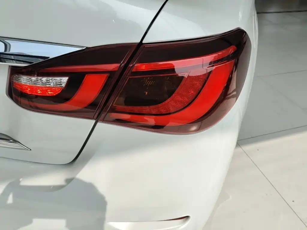 Infiniti Q70 — миниатюра 8