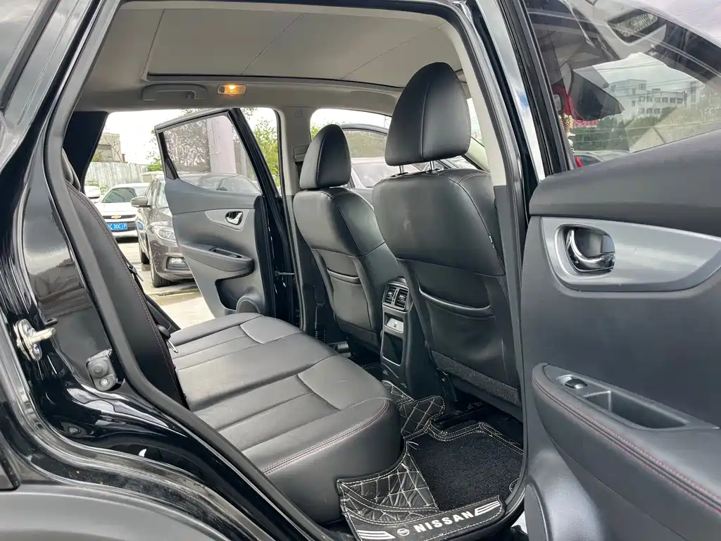 Nissan Qashqai — миниатюра 10