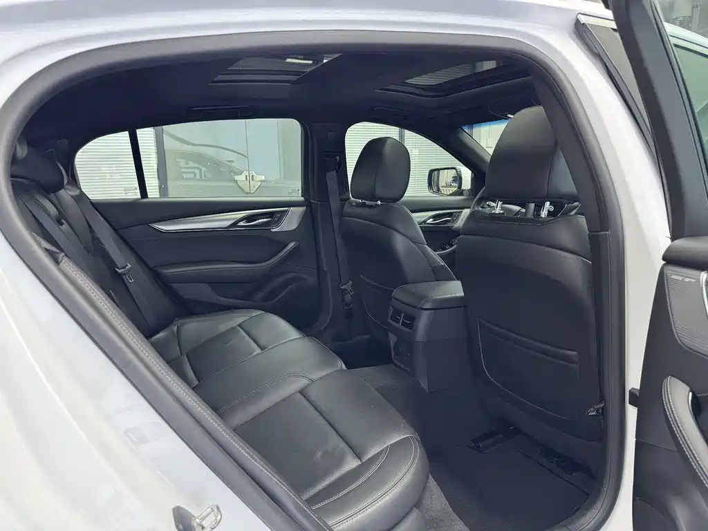 Cadillac CT5 — миниатюра 14
