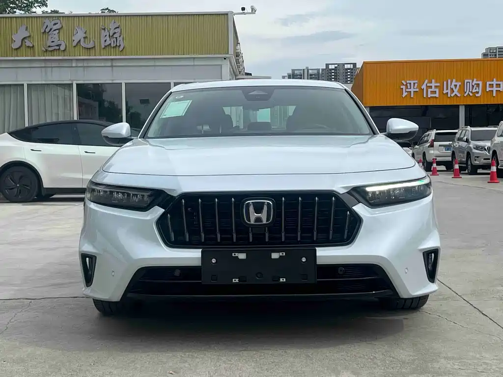 Honda Inspire PHEV — миниатюра 2