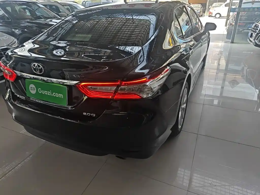 Toyota Camry — миниатюра 8