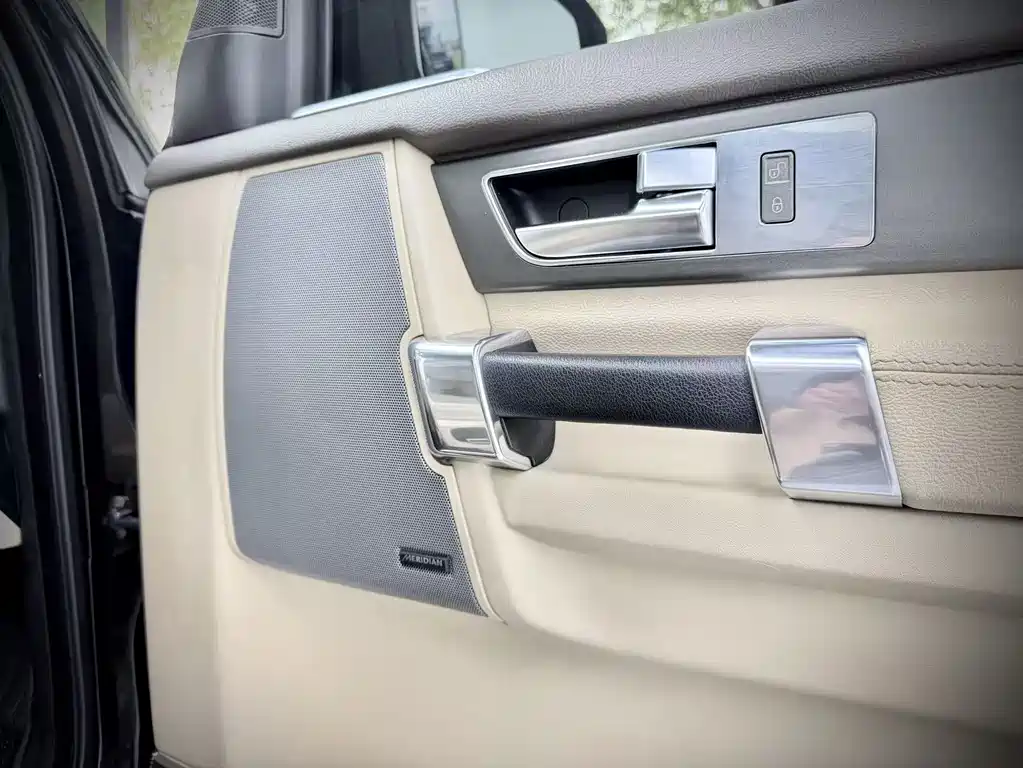 Land Rover Discovery 2016 3.0 SC V6 SE