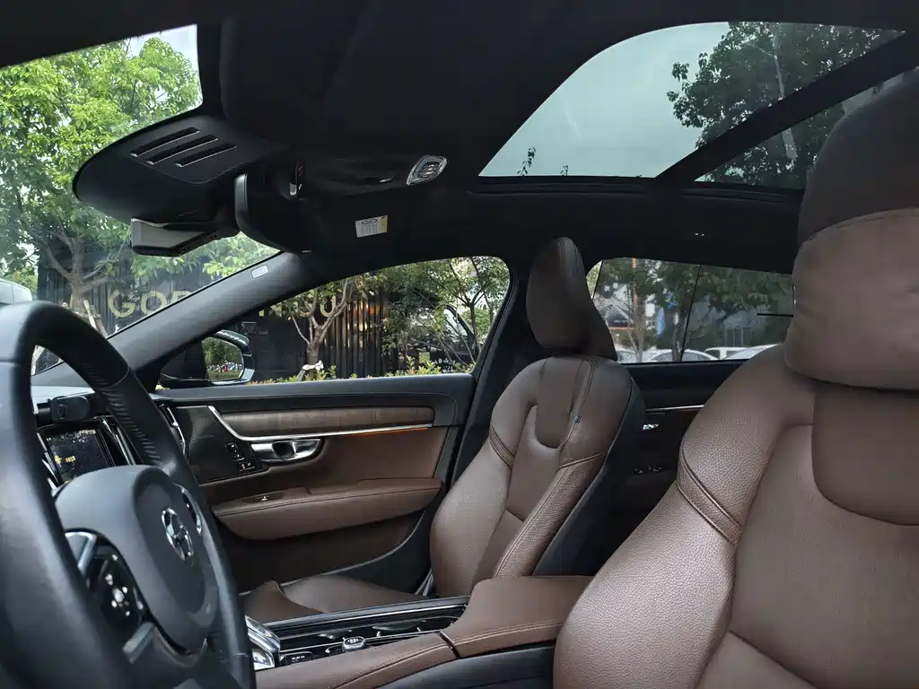Volvo S90 — миниатюра 9