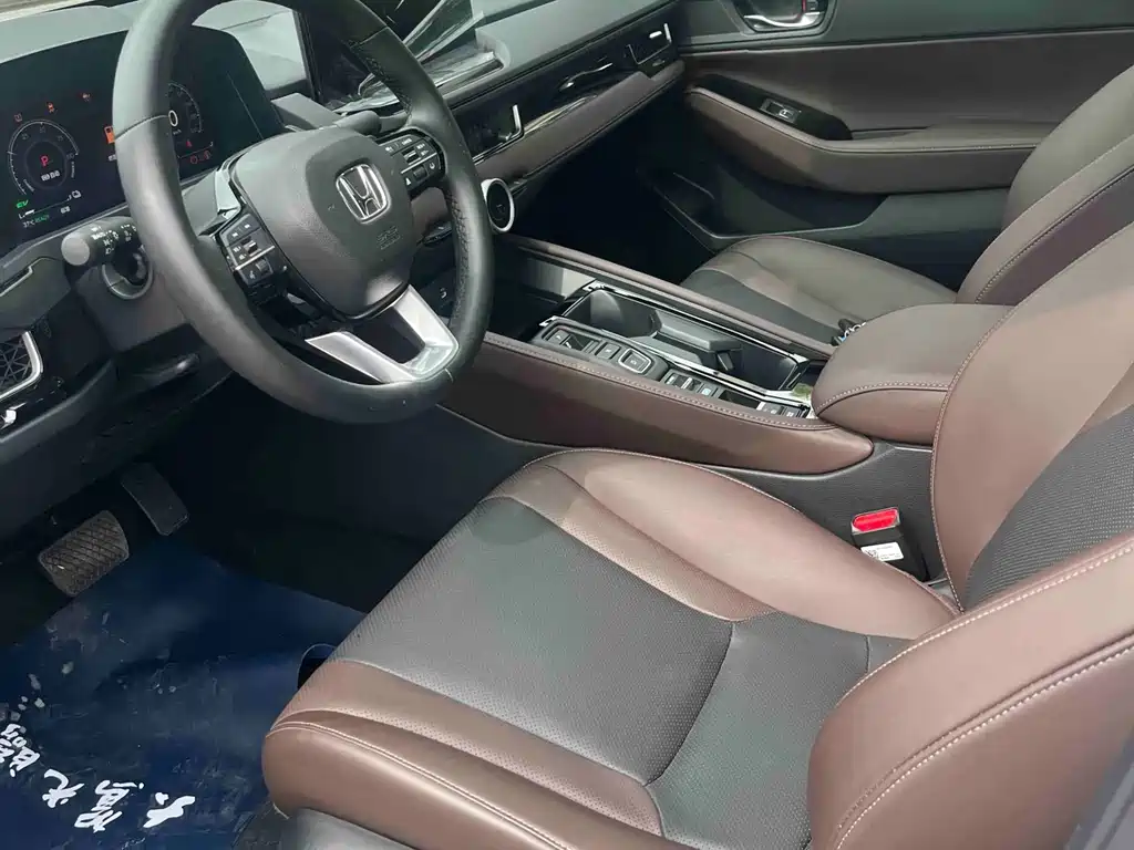 Honda Inspire PHEV — миниатюра 10