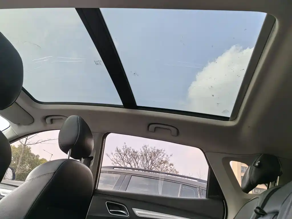 Roewe RX3 1.6L CVT Flagship Edition, фото 13