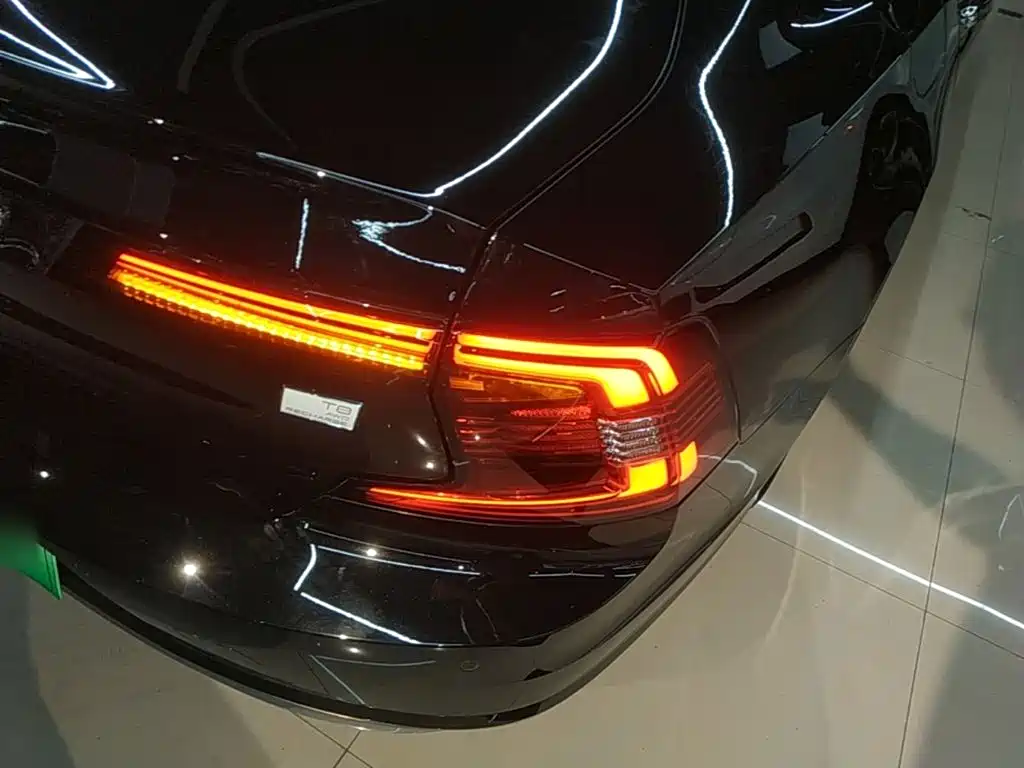 Volvo S90 PHEV — миниатюра 8