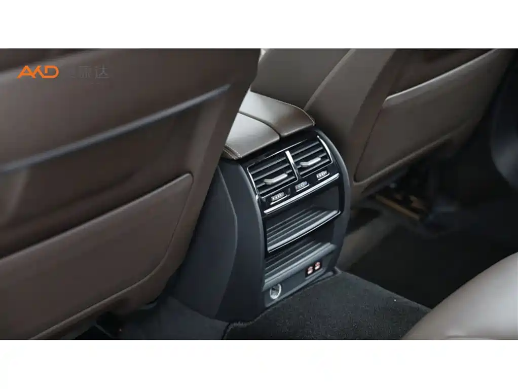 BMW 5 Series — миниатюра 9