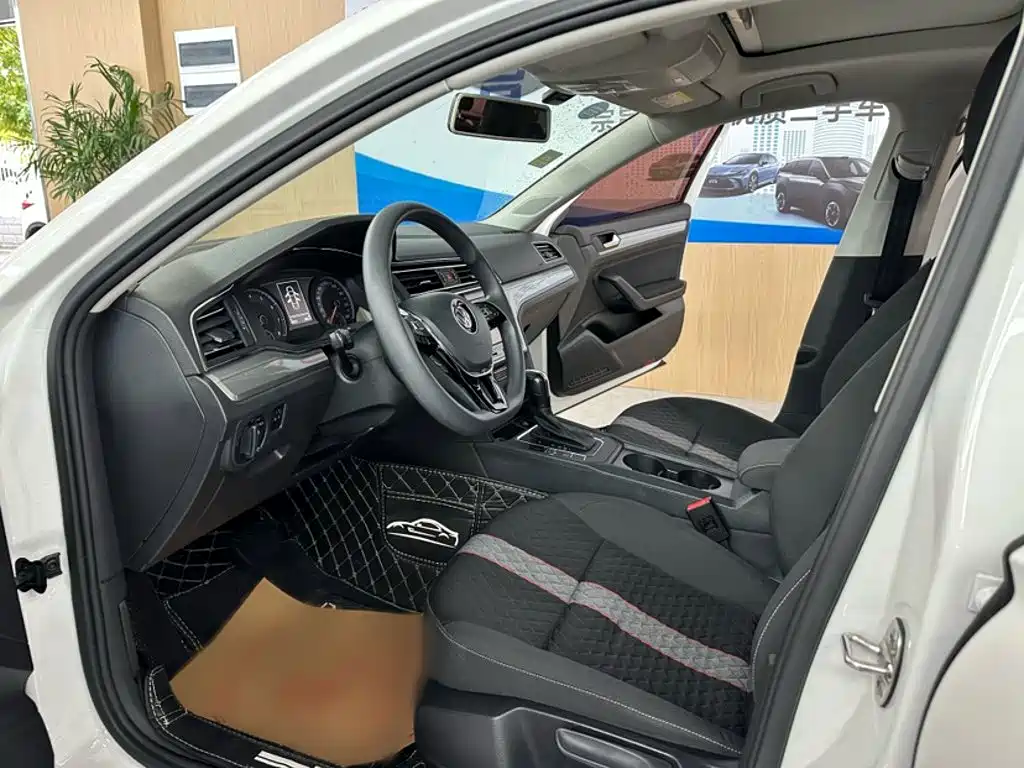 Volkswagen Lamando — миниатюра 12