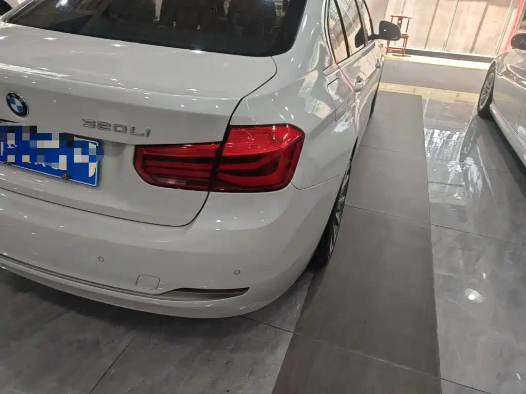 BMW 3 Series — миниатюра 8