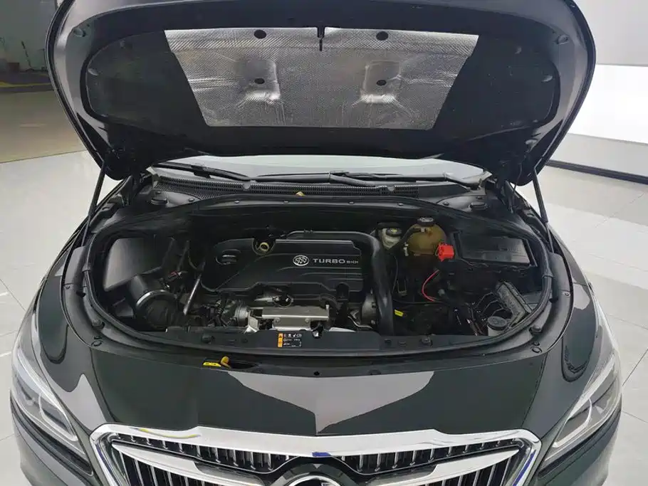Buick LaCrosse — миниатюра 10