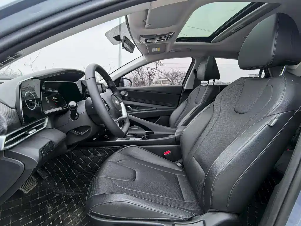 Hyundai Elantra — миниатюра 4